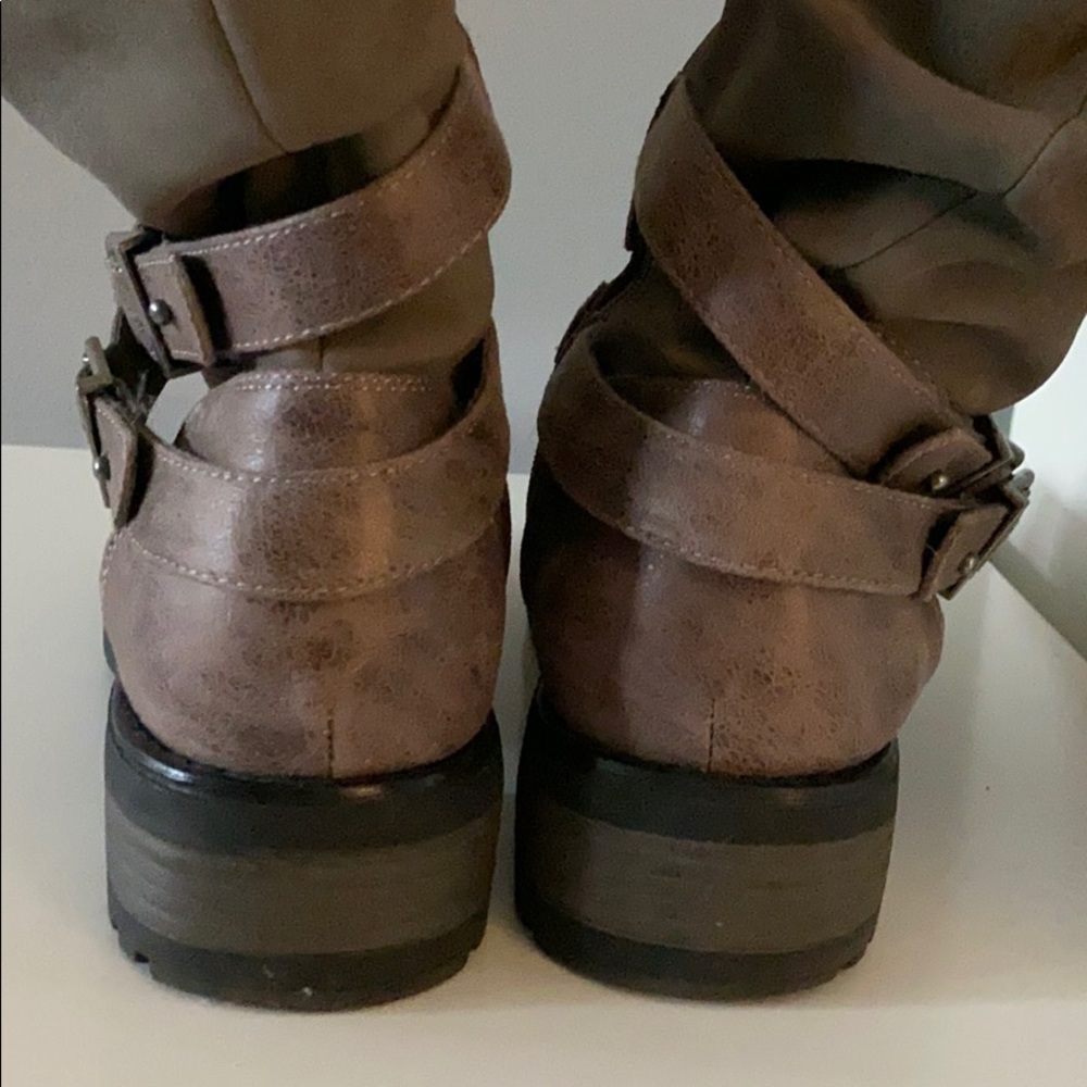 Nice broken into boots with shapable tongue